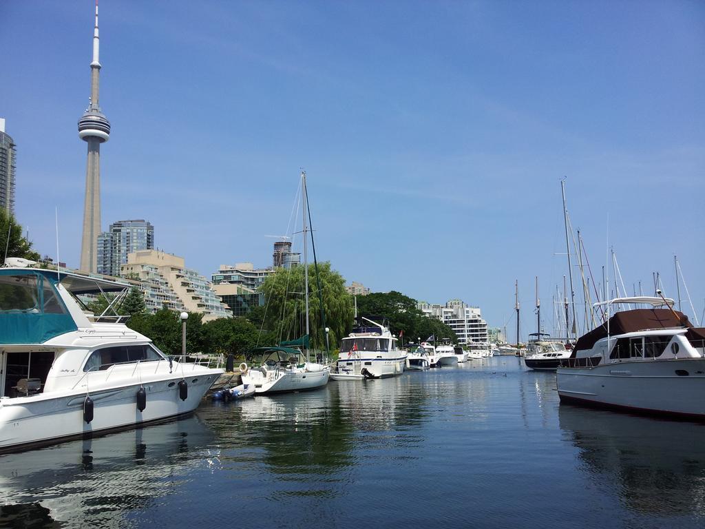 Making Waves Boatel Bed & Breakfast Toronto Exterior photo